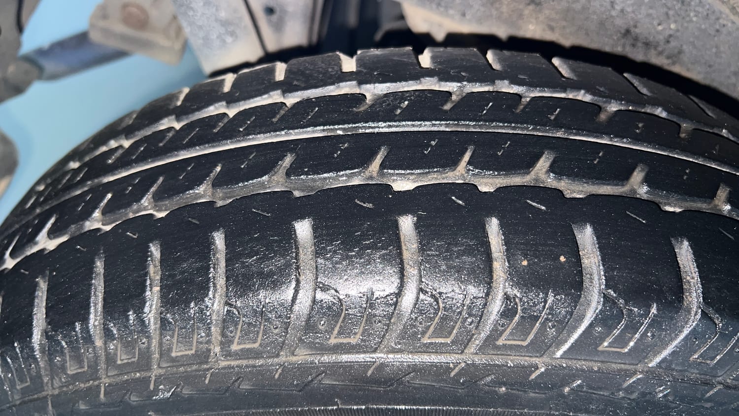 Used 2015 Maruti Suzuki Wagon R LXI Petrol Manual tyres RIGHT REAR TYRE TREAD VIEW
