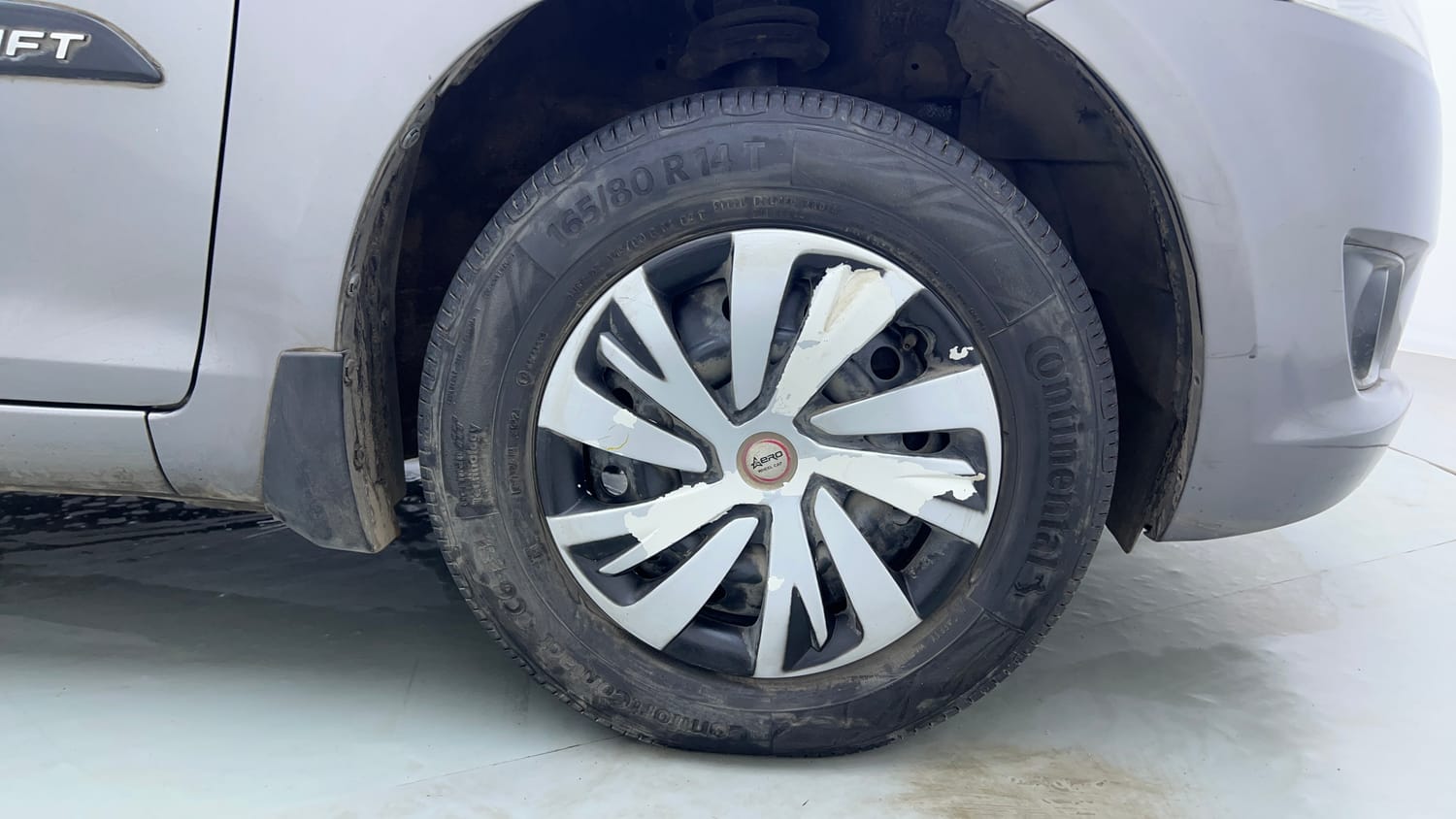 Used 2014 Maruti Suzuki Swift VDi Diesel Manual tyres RIGHT FRONT TYRE RIM VIEW