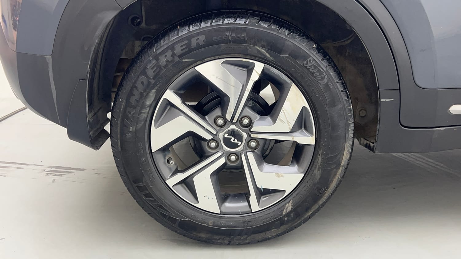 Used 2023 Kia Sonet HTX 1.0 Turbo Petrol DCT Petrol Automatic tyres RIGHT REAR TYRE RIM VIEW