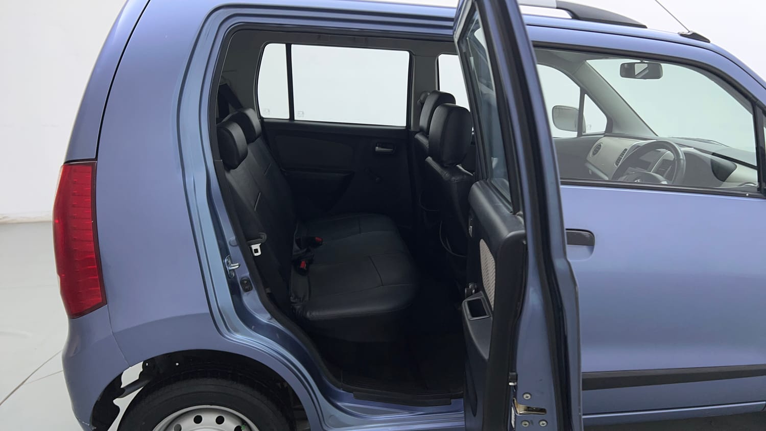 Used 2015 Maruti Suzuki Wagon R LXI Petrol Manual interior RIGHT SIDE REAR DOOR CABIN VIEW