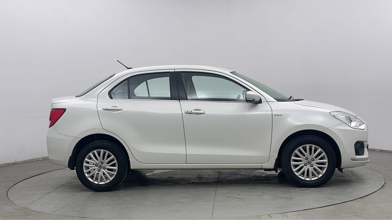 Used 2018 Maruti Suzuki Dzire ZXi Petrol Manual exterior RIGHT SIDE VIEW