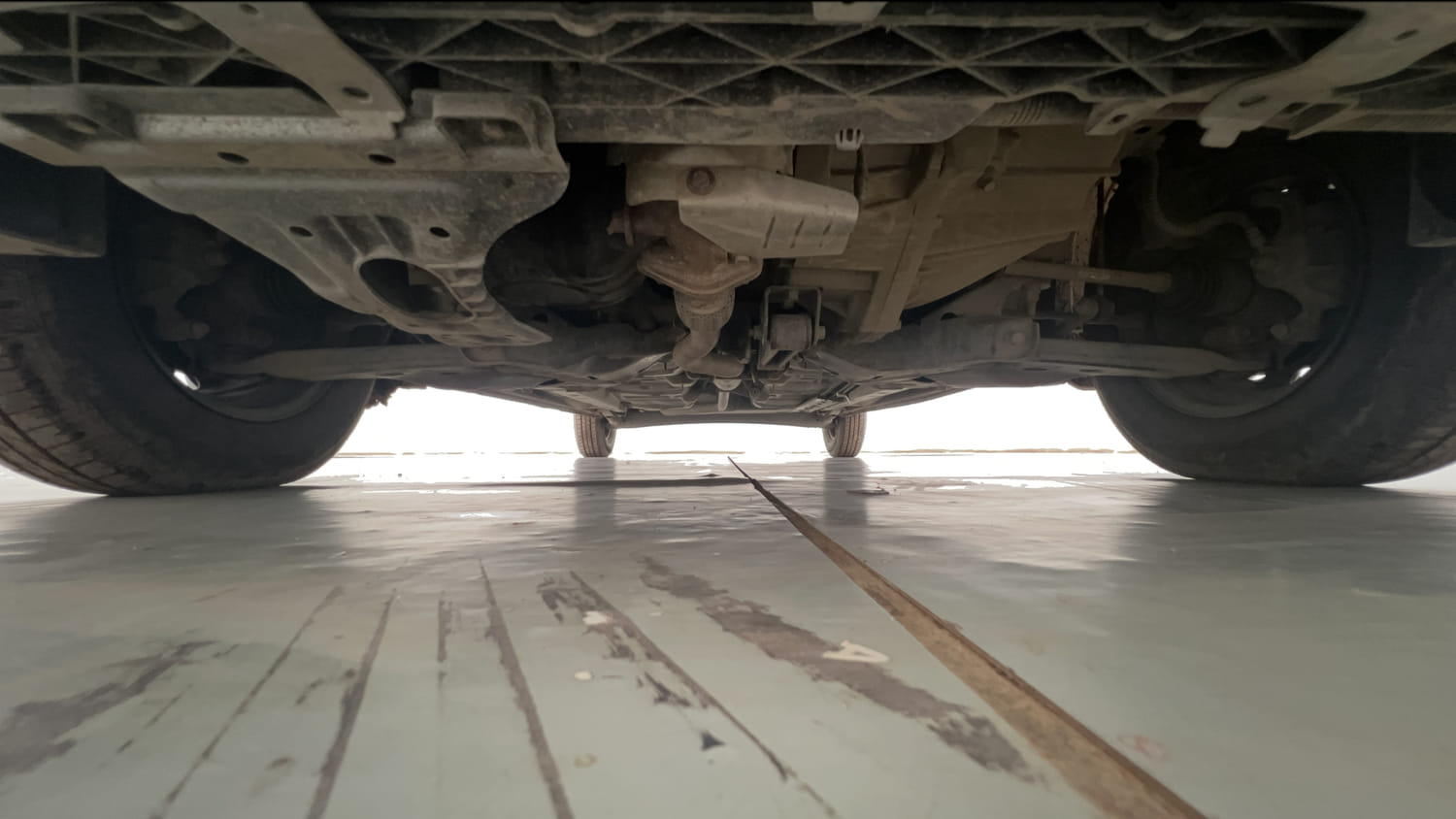 Used 2016 Hyundai i10 Sportz 1.1 iRDE2 Petrol Manual extra FRONT LEFT UNDERBODY VIEW