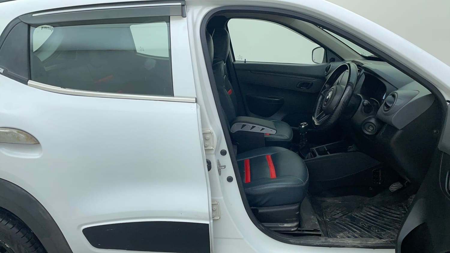 Used 2021 Renault Kwid RXT Petrol Manual interior RIGHT SIDE FRONT DOOR CABIN VIEW