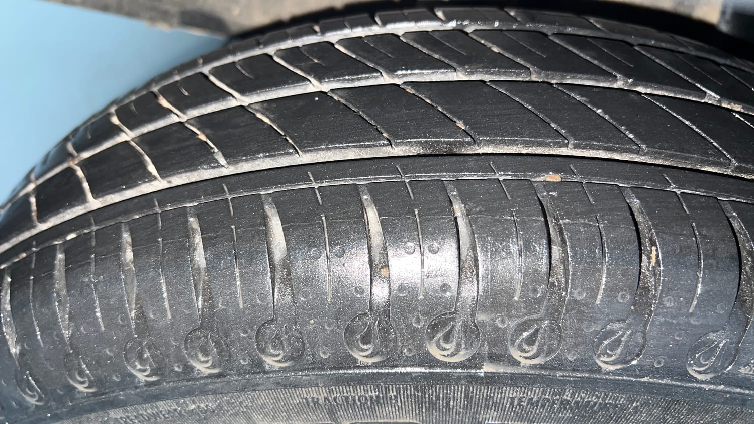 Used 2021 Renault Kwid RXT 1.0 Opt Petrol Manual tyres RIGHT REAR TYRE TREAD VIEW