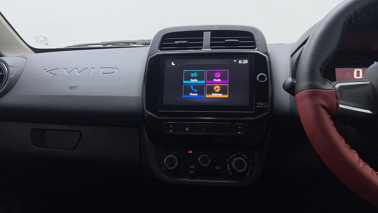 Used 2021 Renault Kwid RXT 1.0 Opt Petrol Manual interior MUSIC SYSTEM & AC CONTROL VIEW