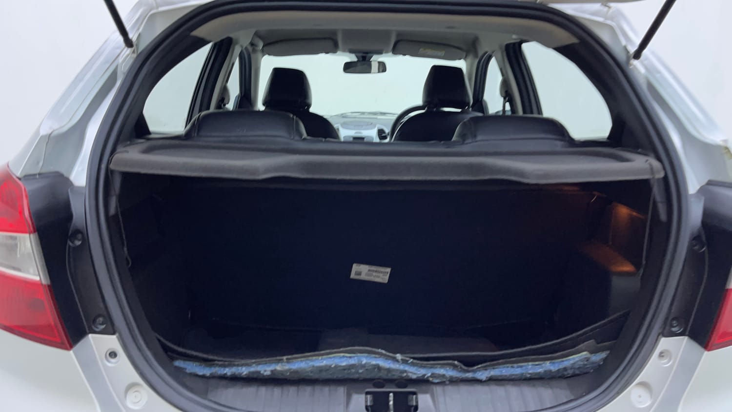 Used 2016 Ford Figo Titanium 1.2 Ti-VCT Petrol Manual interior DICKY INSIDE VIEW