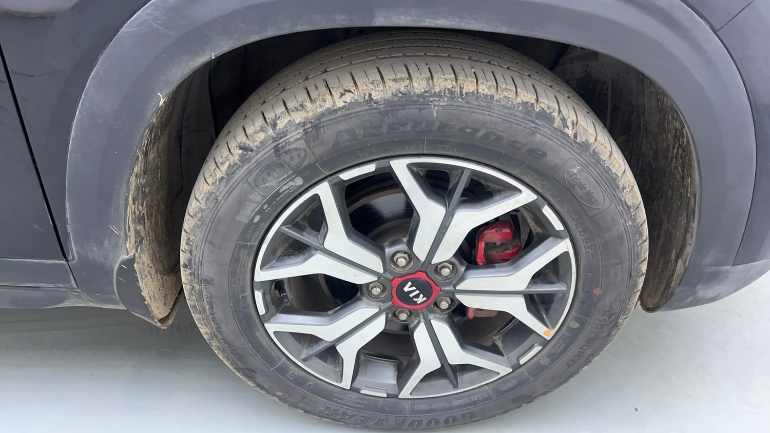 Used 2020 kia Seltos GTX Plus DCT 1.4 Petrol Automatic tyres RIGHT FRONT TYRE RIM VIEW