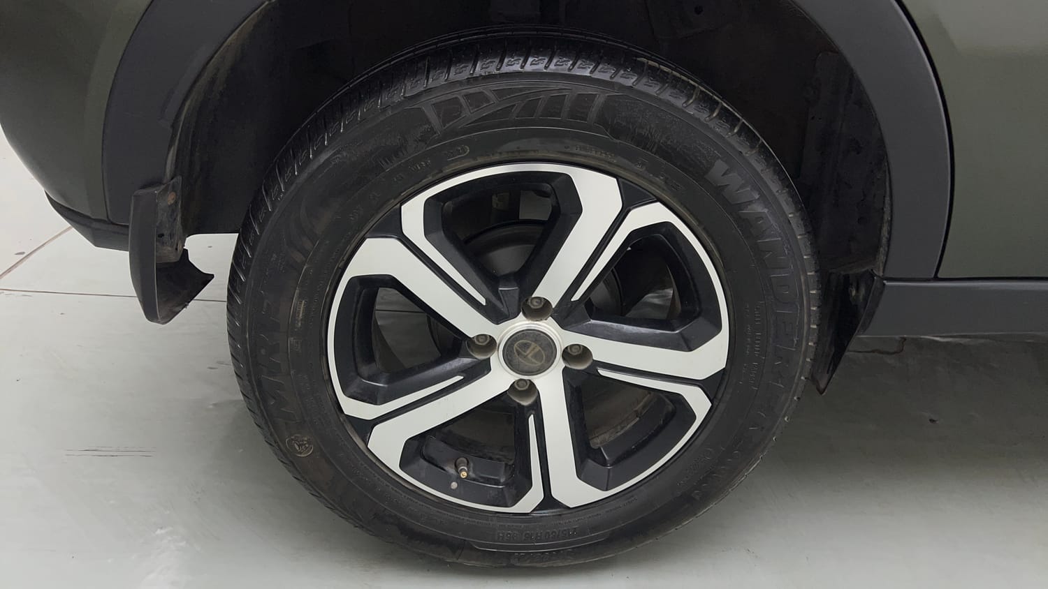 Used 2023 Tata Nexon XM Plus (S) Petrol Manual tyres RIGHT REAR TYRE RIM VIEW