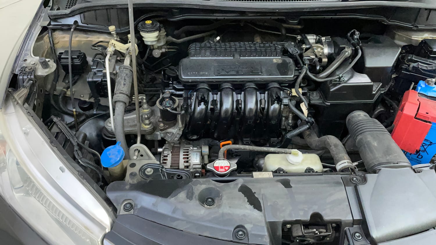 Used 2015 Honda City V Petrol Manual engine ENGINE RIGHT SIDE VIEW
