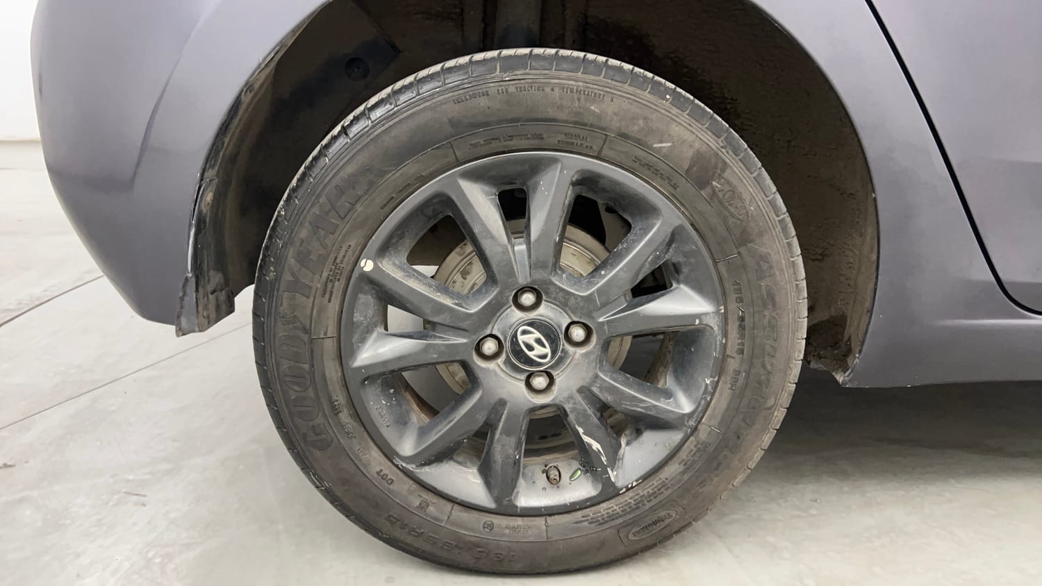 Used 2019 Hyundai Elite i20 Sportz Plus 1.2 Petrol Manual tyres RIGHT REAR TYRE RIM VIEW
