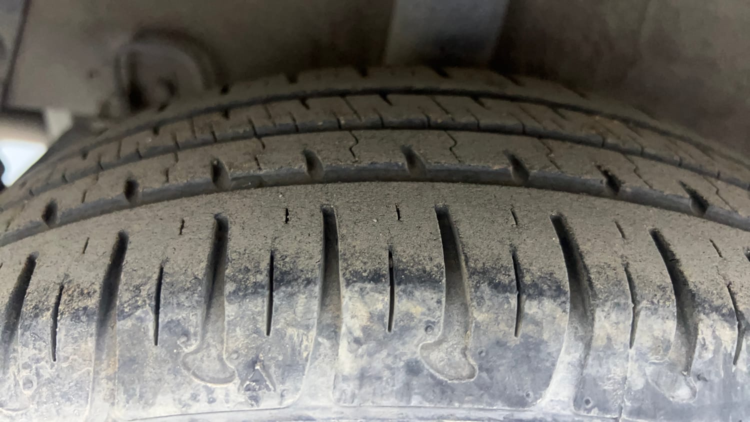 Used 2017 Hyundai Grand i10 Sportz (O) 1.2 Kappa VTVT Petrol Manual tyres RIGHT REAR TYRE TREAD VIEW