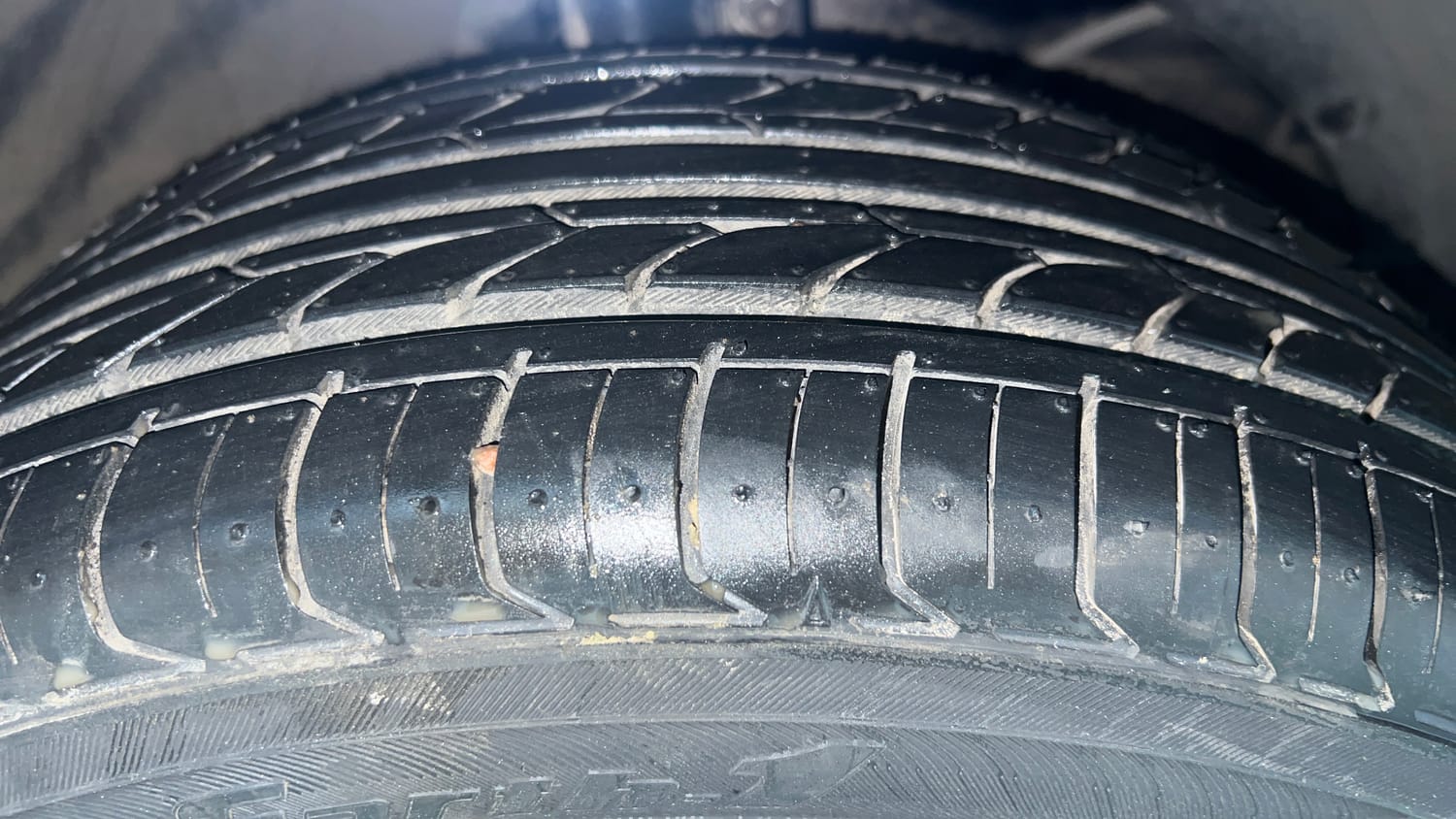 Used 2021 Maruti Suzuki Baleno Alpha Petrol Manual tyres RIGHT FRONT TYRE TREAD VIEW