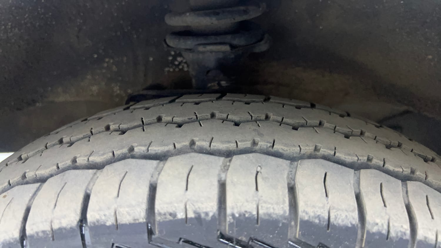 Used 2019 Maruti Suzuki Eeco 5 STR WITH A/C+HTR Petrol Manual tyres LEFT FRONT TYRE TREAD VIEW