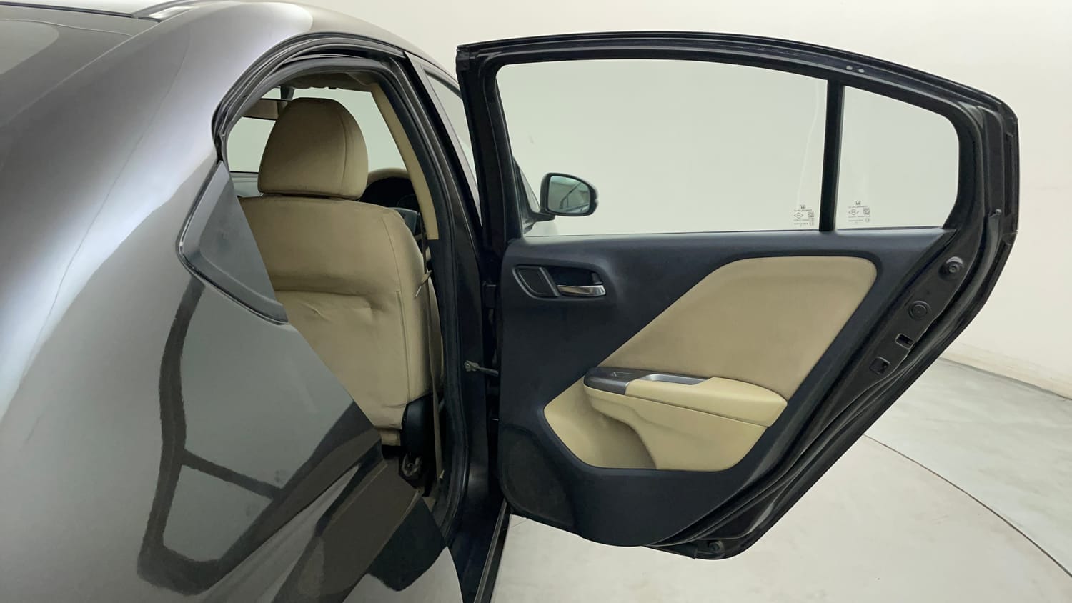 Used 2015 Honda City V Petrol Manual interior RIGHT REAR DOOR OPEN VIEW