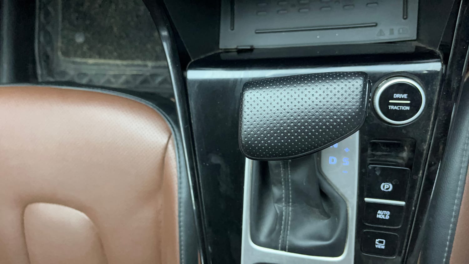Used 2022 Hyundai Alcazar Platinum (O) 6 STR 2.0 Petrol AT Petrol Automatic interior GEAR  KNOB VIEW
