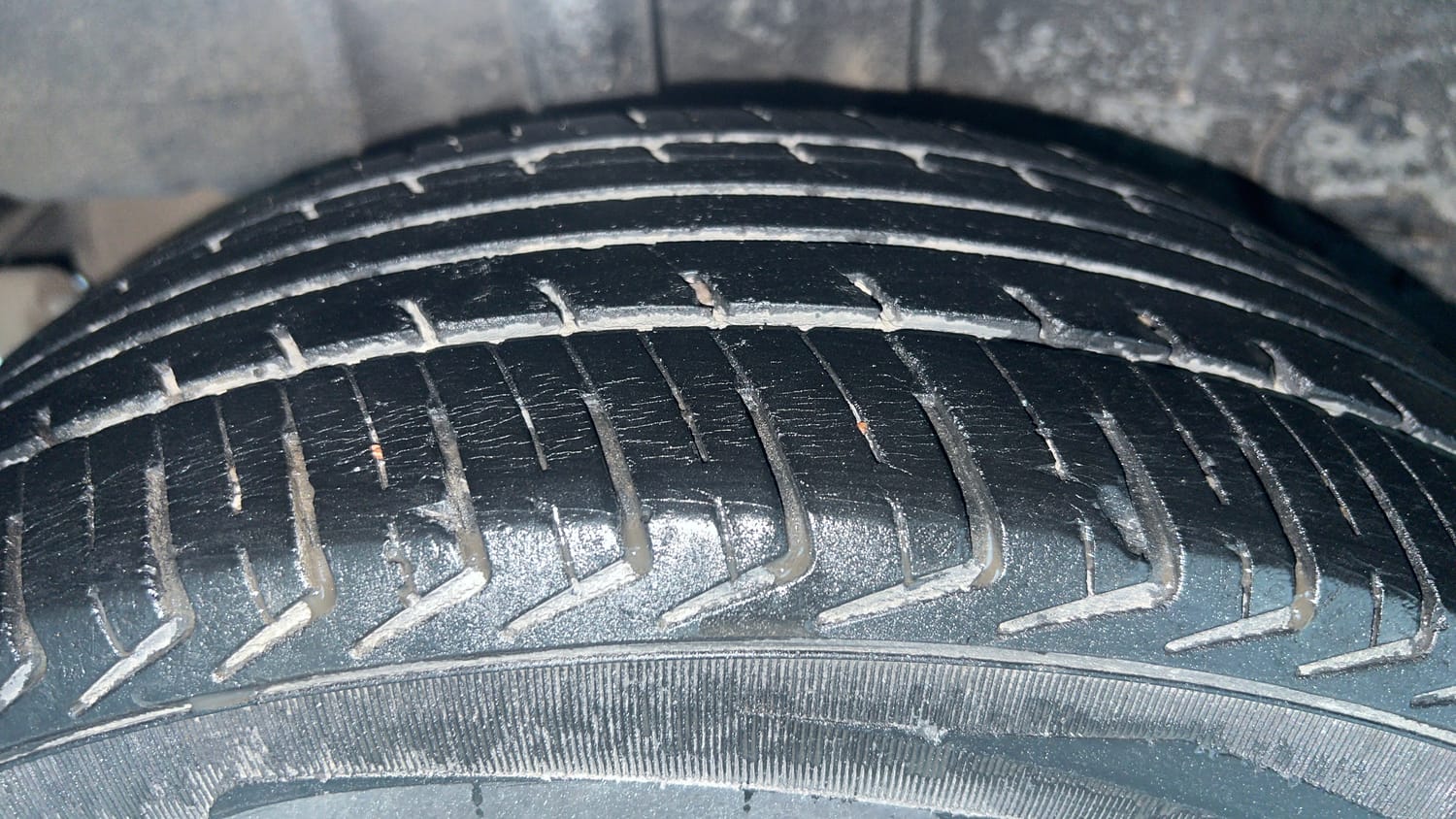 Used 2019 Tata Tiago Revotron XE Petrol Manual tyres RIGHT REAR TYRE TREAD VIEW
