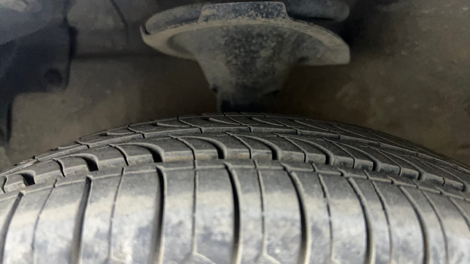 Used 2015 Hyundai Eon D-Lite + Petrol Manual tyres LEFT FRONT TYRE TREAD VIEW