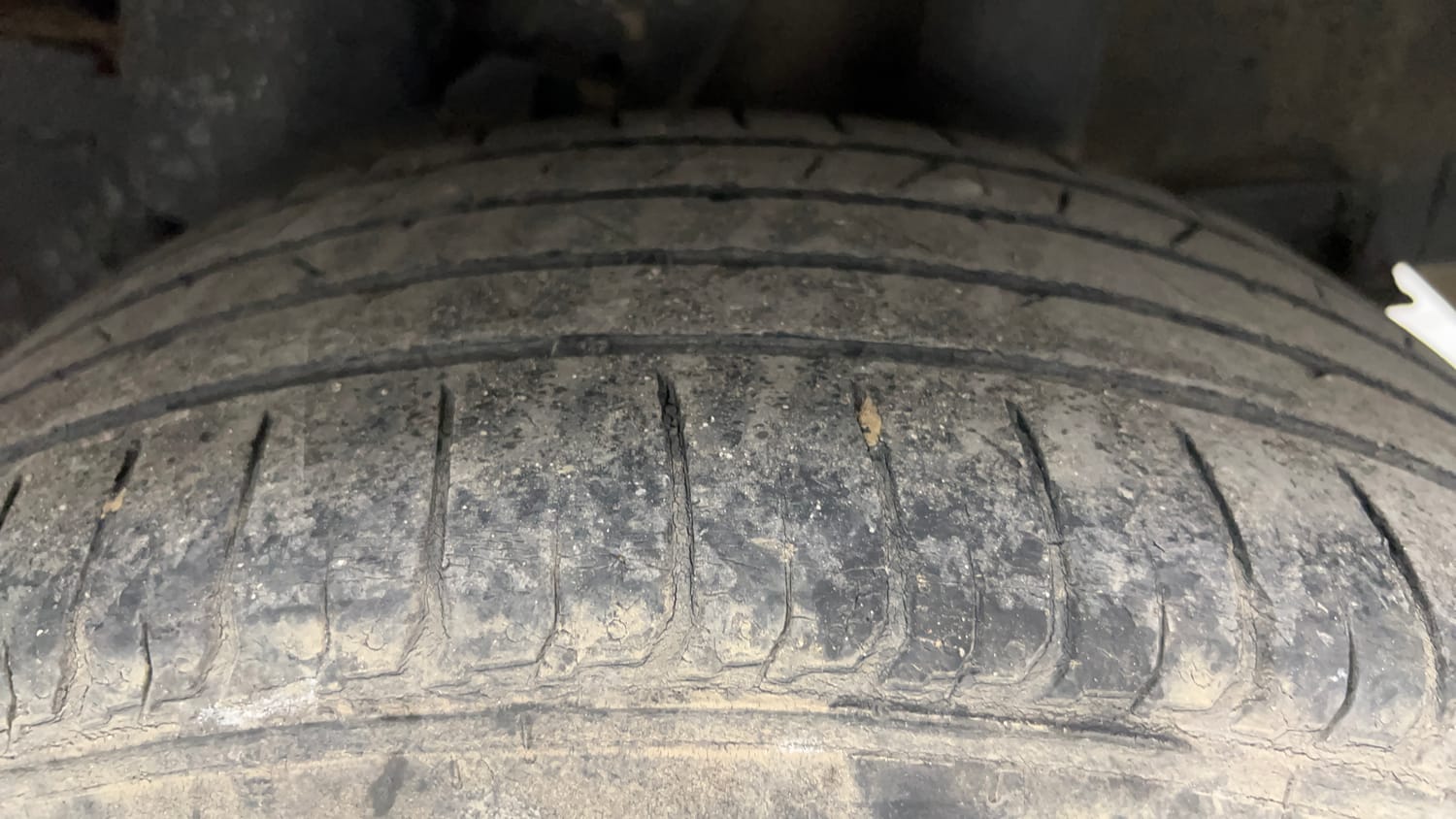 Used 2021 Hyundai Venue SX 1.5 CRDi Diesel Manual tyres LEFT REAR TYRE TREAD VIEW