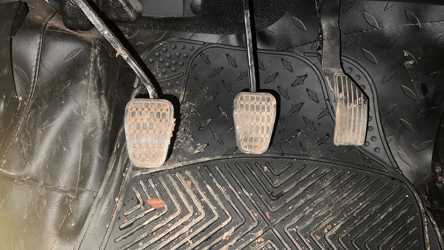 Used 2022 Tata Punch Accomplished Dazzle Pack MT Petrol Manual interior PEDALS VIEW