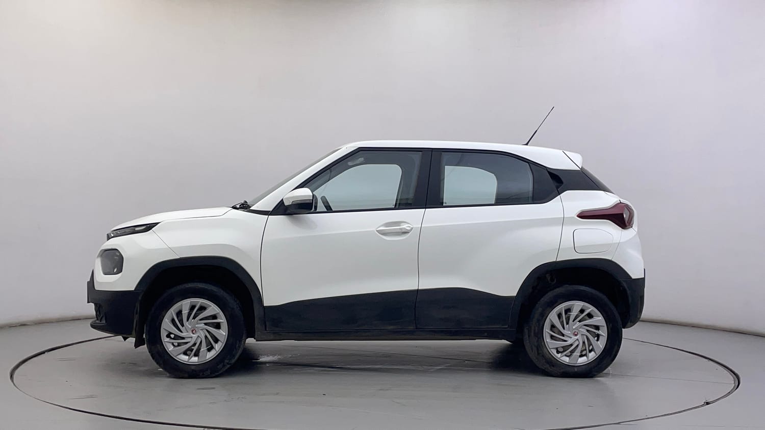 Used 2024 Tata Punch Adventure Rhythm CNG Cng Manual exterior LEFT SIDE VIEW