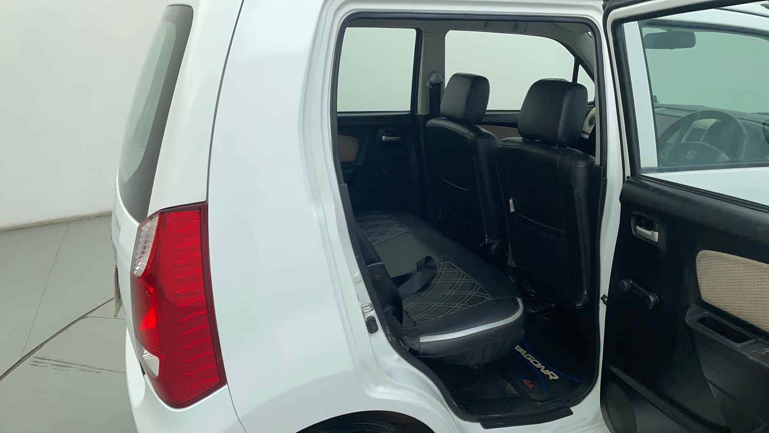 Used 2017 Maruti Suzuki Wagon R LXI Petrol Manual interior RIGHT SIDE REAR DOOR CABIN VIEW