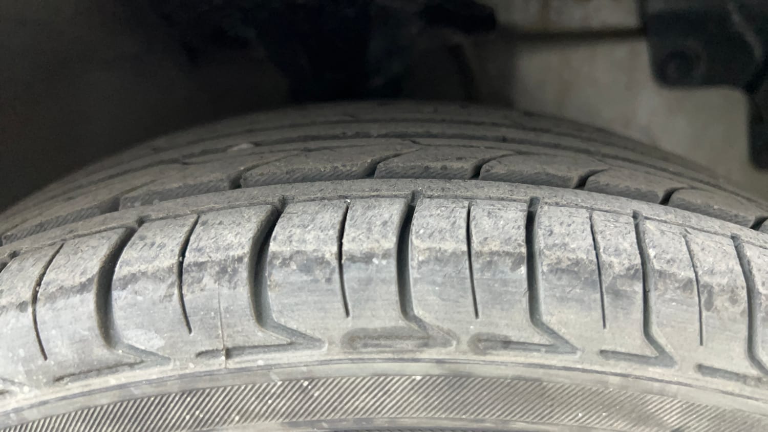 Used 2016 Hyundai Eon Magna Petrol Manual tyres RIGHT FRONT TYRE TREAD VIEW