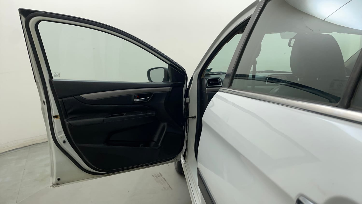 Used 2015 Maruti Suzuki Ciaz ZXi+ RS Petrol Manual interior LEFT FRONT DOOR OPEN VIEW