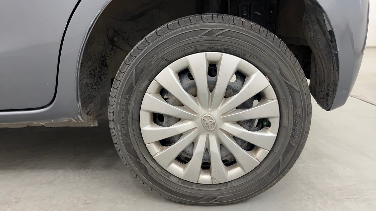 Used 2013 Toyota Etios Liva G Petrol Manual tyres LEFT REAR TYRE RIM VIEW