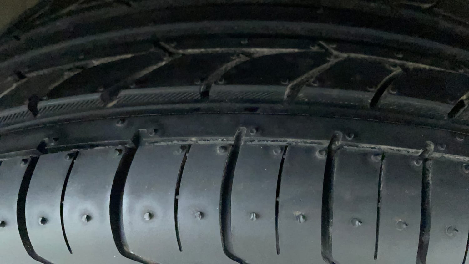 Used 2023 Maruti Suzuki Baleno Zeta MT CNG Cng Manual tyres RIGHT FRONT TYRE TREAD VIEW
