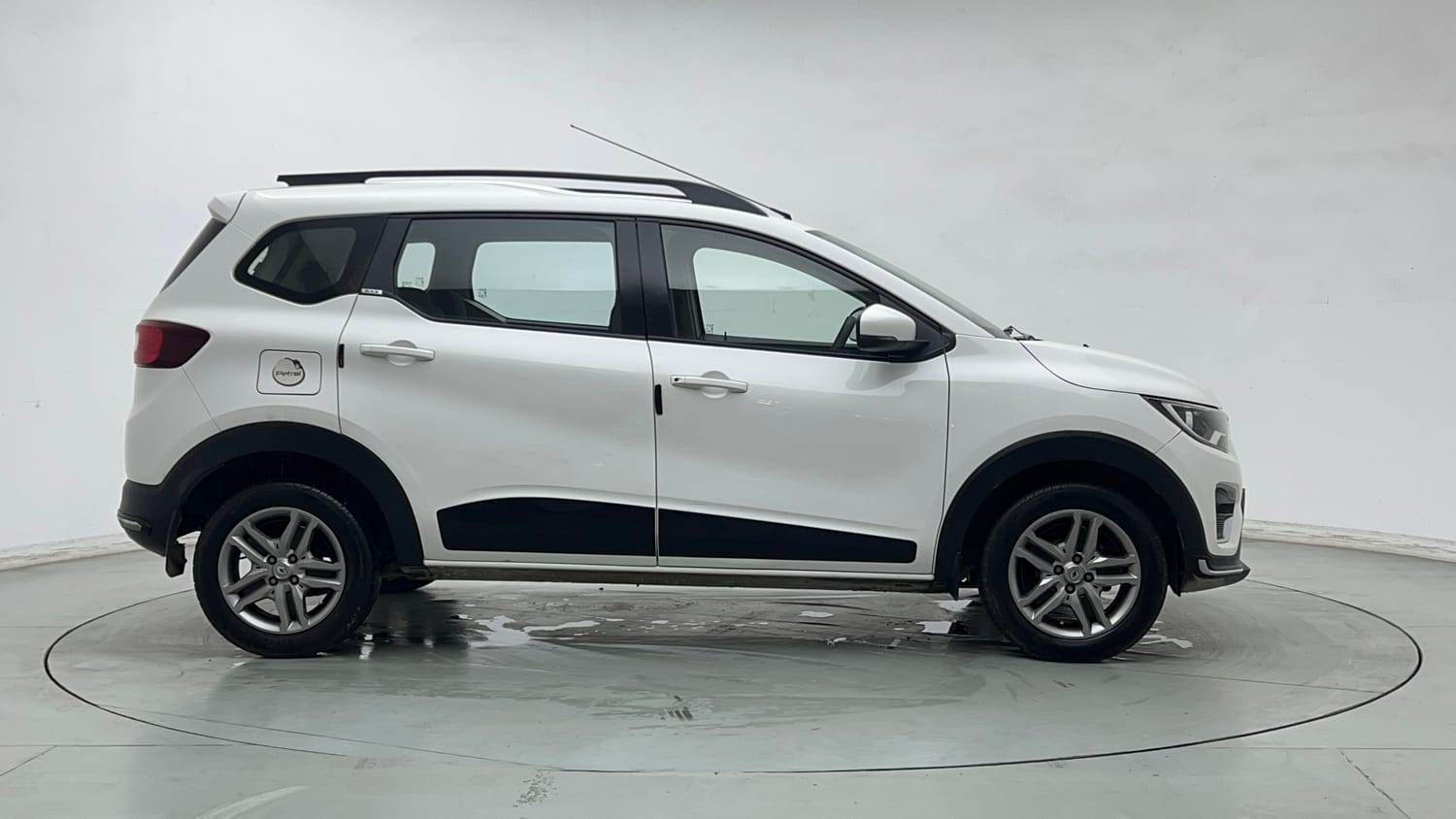 Used 2021 Renault Triber RXZ Petrol Manual exterior RIGHT SIDE VIEW