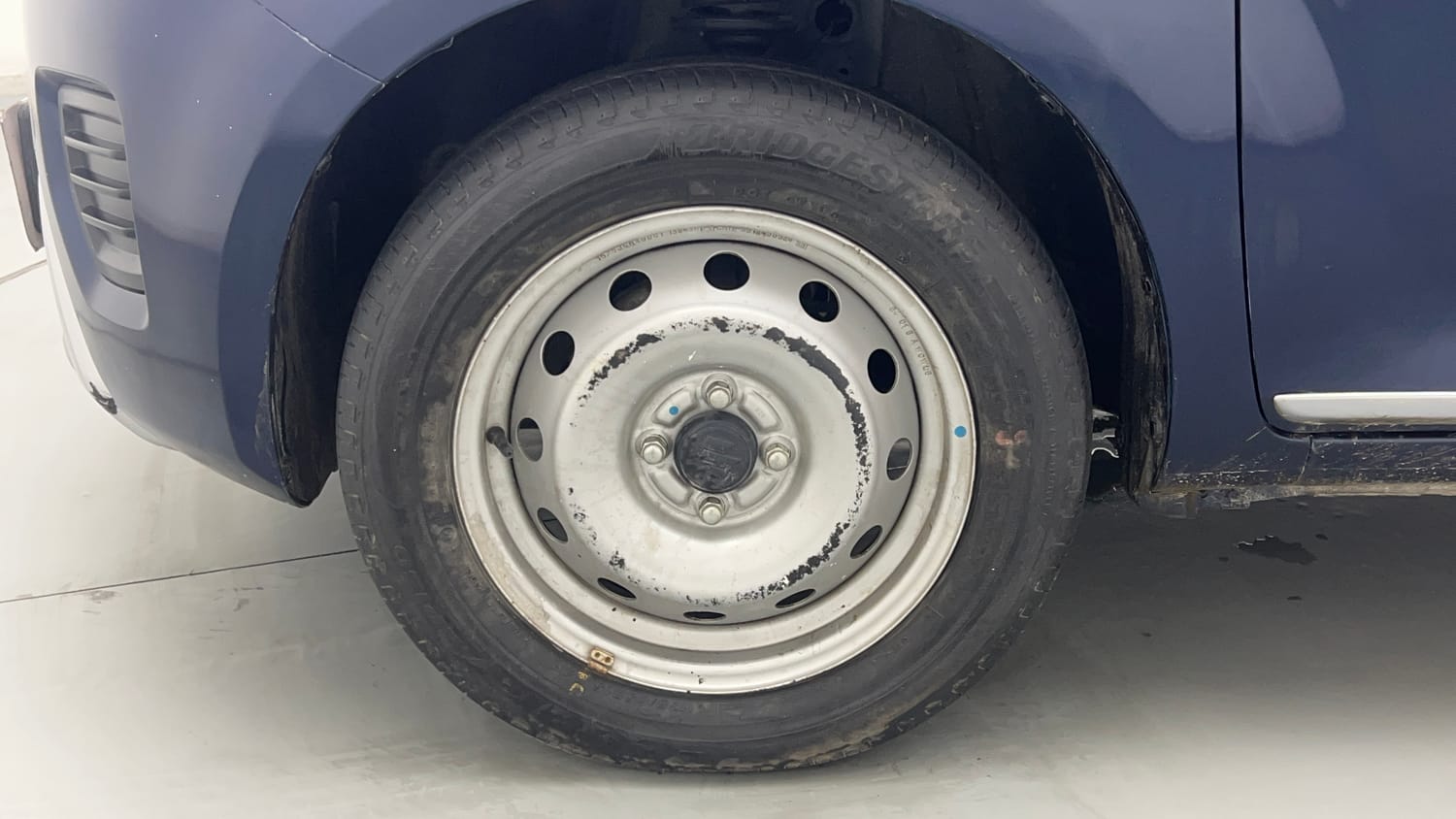 Used 2024 Maruti Suzuki Ignis Sigma 1.2 MT Petrol Manual tyres LEFT FRONT TYRE RIM VIEW