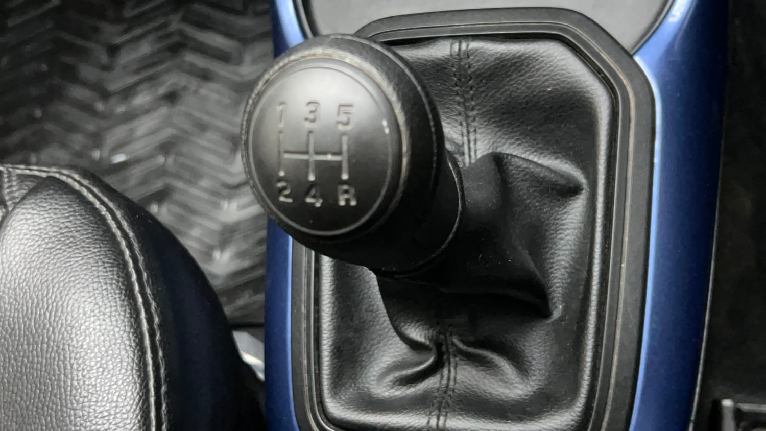 Used 2024 Maruti Suzuki Ignis Sigma 1.2 MT Petrol Manual interior GEAR  KNOB VIEW