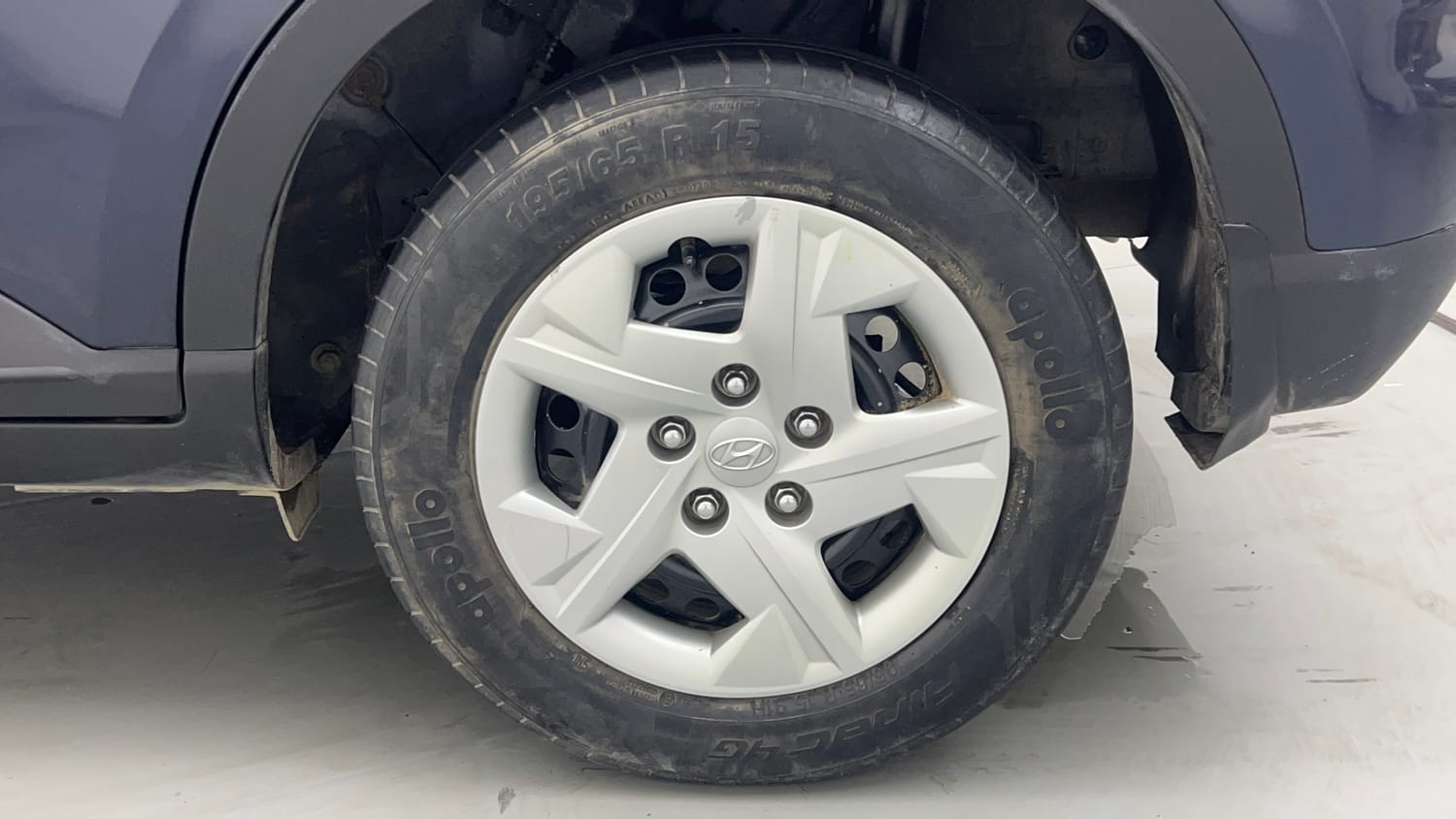 Used 2020 Hyundai Venue S 1.0 Turbo DCT Petrol Automatic tyres LEFT REAR TYRE RIM VIEW