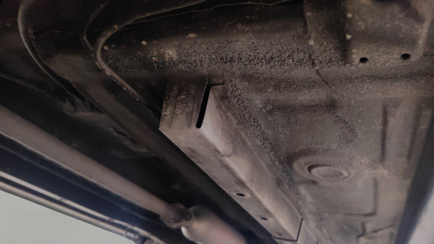 Used 2016 Maruti Suzuki Wagon R 1.0 VXI AMT Petrol Automatic extra REAR RIGHT UNDERBODY VIEW