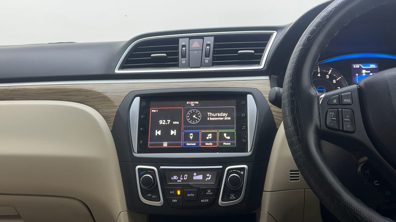 Used 2024 Maruti Suzuki Ciaz Zeta 1.5 AT Petrol Automatic interior MUSIC SYSTEM & AC CONTROL VIEW