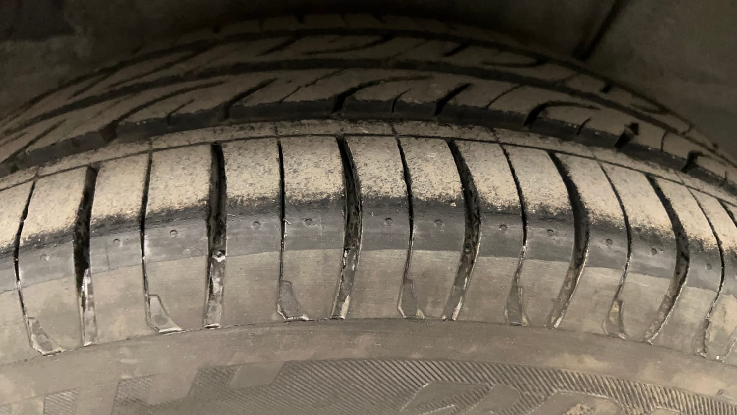 Used 2012 Hyundai i20 Asta 1.2 Petrol Manual tyres RIGHT REAR TYRE TREAD VIEW