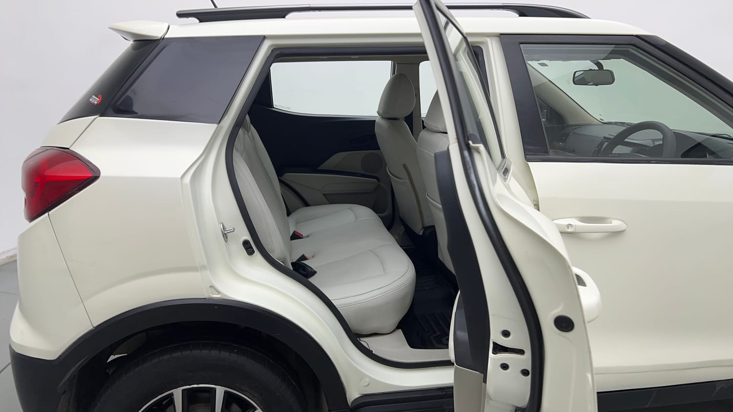 Used 2022 Mahindra XUV 300 W6 1.5 Diesel Diesel Manual interior RIGHT SIDE REAR DOOR CABIN VIEW