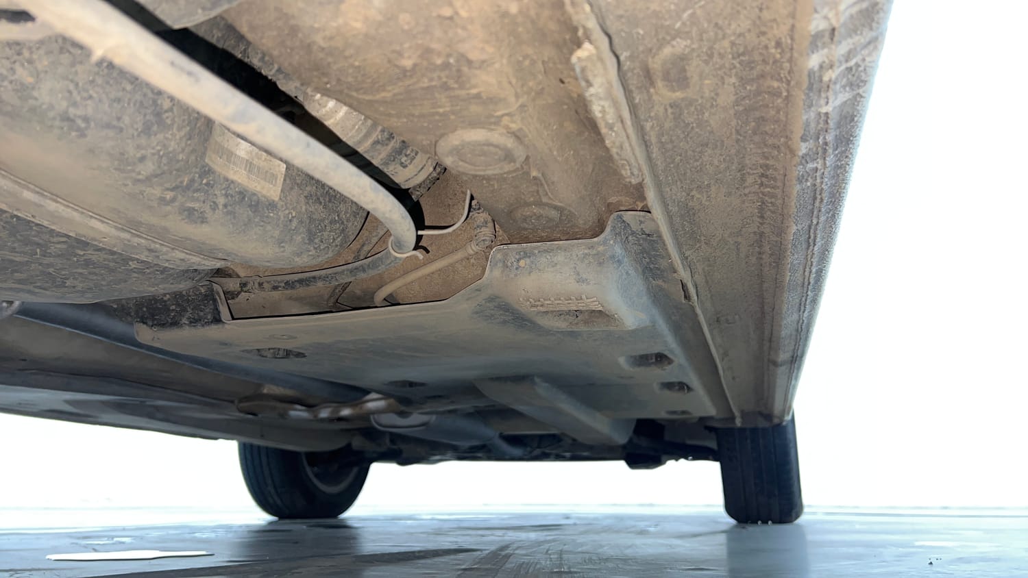 Used 2016 Volkswagen Vento Highline 1.2 (P) AT Petrol Automatic extra REAR RIGHT UNDERBODY VIEW