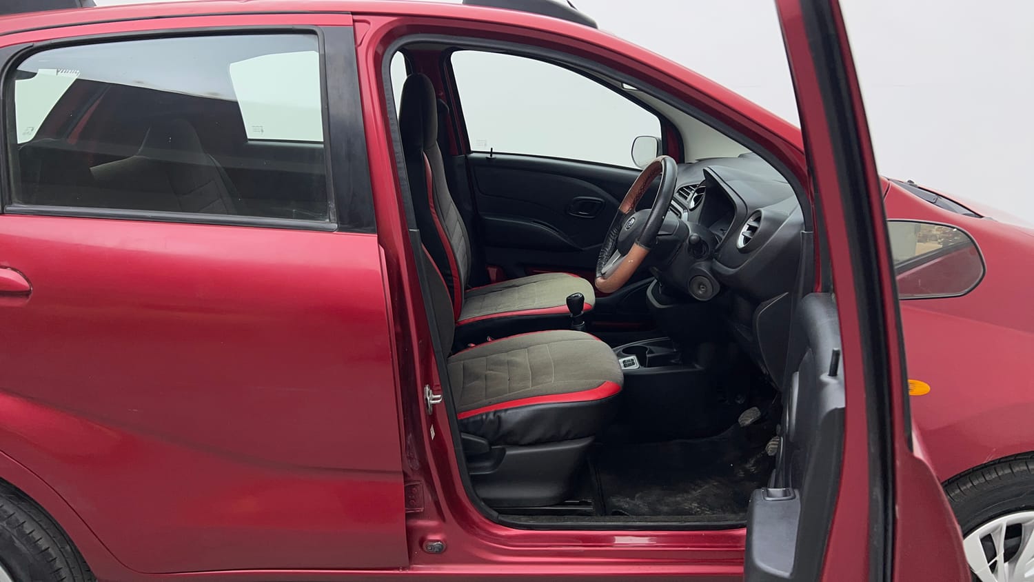 Used 2017 Datsun Redi-GO T (O) Petrol Manual interior RIGHT SIDE FRONT DOOR CABIN VIEW