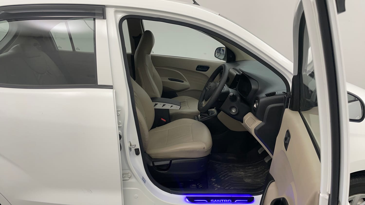 Used 2021 Hyundai Santro Magna Petrol Manual interior RIGHT SIDE FRONT DOOR CABIN VIEW