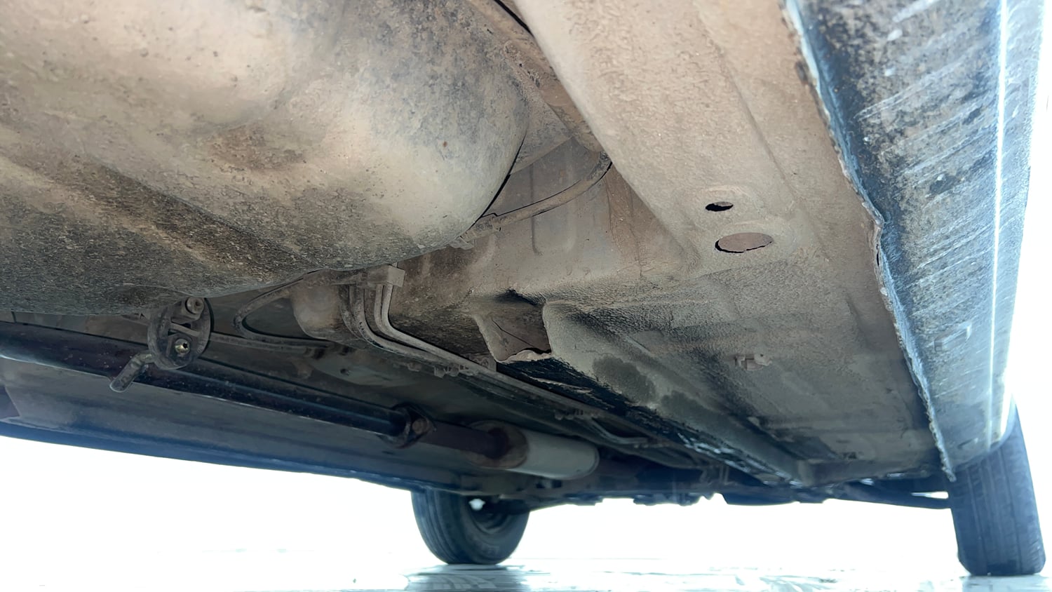 Used 2016 Renault Kwid RXT Petrol Manual extra REAR RIGHT UNDERBODY VIEW