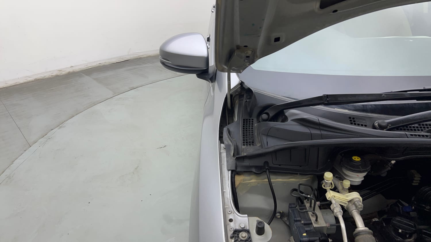 Used 2022 Honda City 4th Generation V Petrol Petrol Manual engine ENGINE RIGHT SIDE HINGE & APRON VIEW