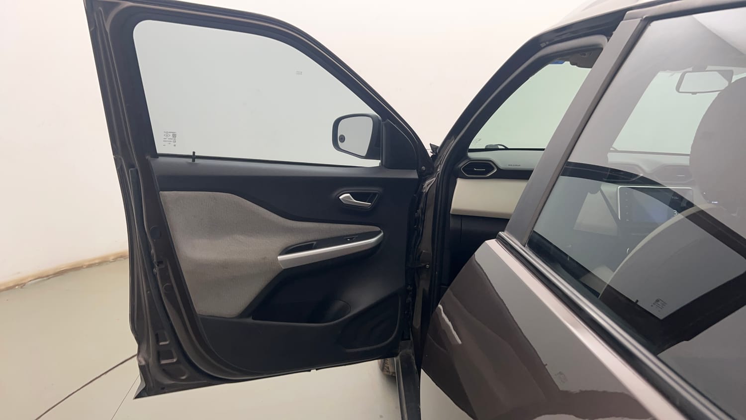 Used 2021 Nissan Magnite XV Turbo Petrol Manual interior LEFT FRONT DOOR OPEN VIEW