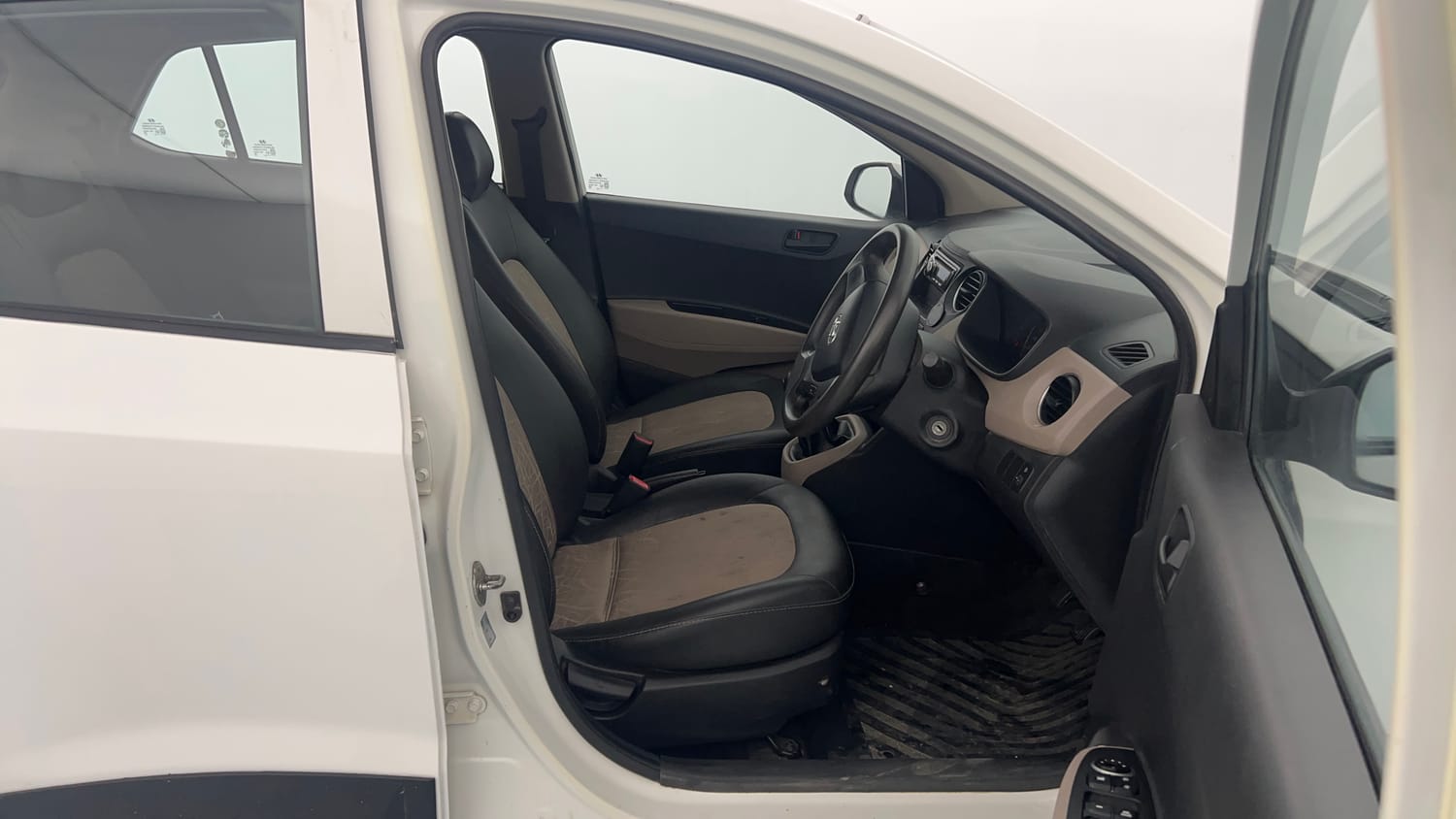 Used 2014 Hyundai Grand i10 Magna 1.2 Kappa VTVT Petrol Manual interior RIGHT SIDE FRONT DOOR CABIN VIEW
