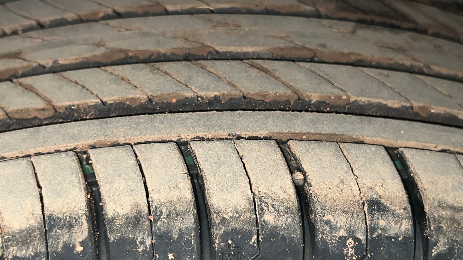 Used 2021 Nissan Magnite XV Turbo Petrol Manual tyres RIGHT FRONT TYRE TREAD VIEW
