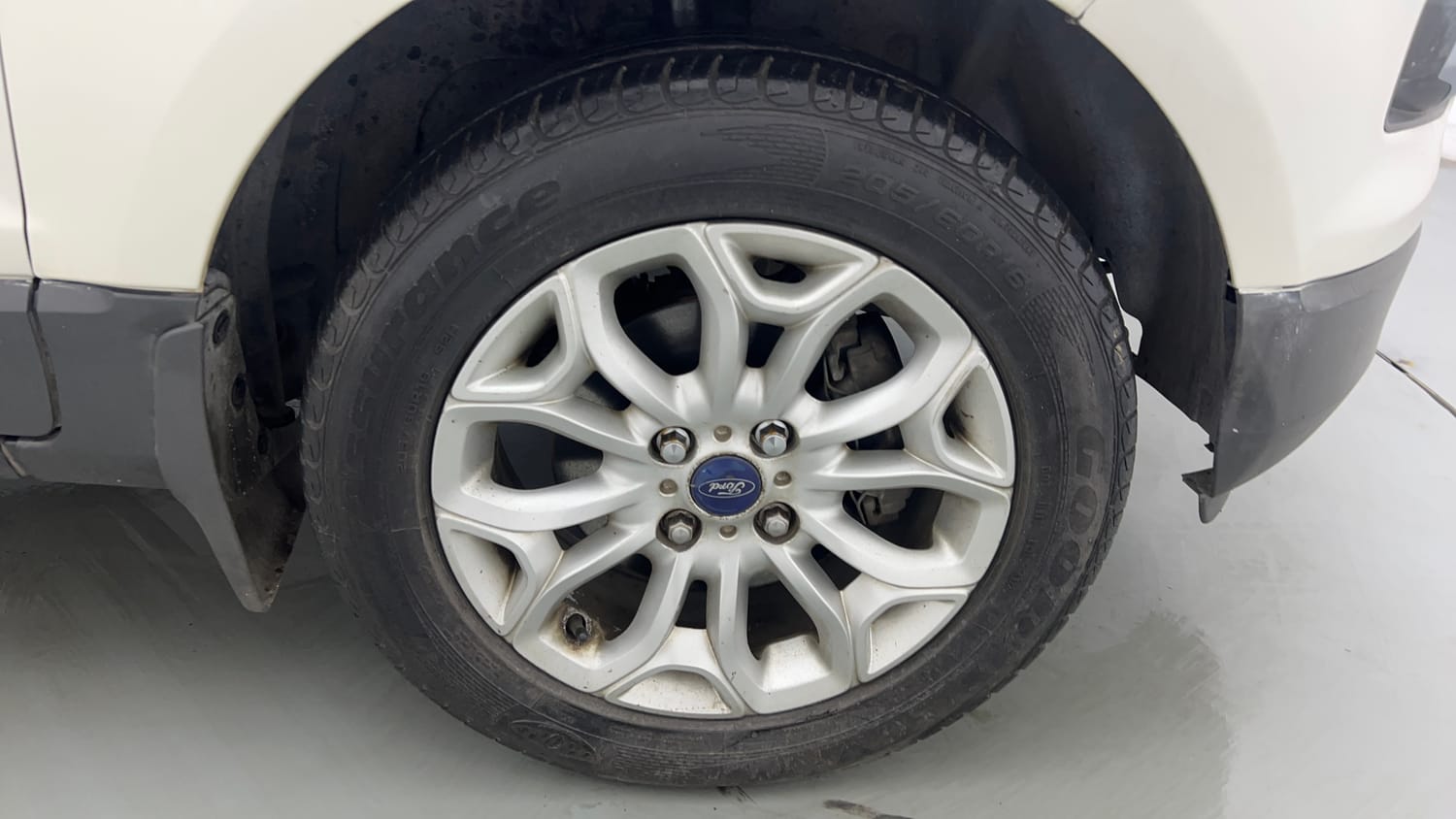 Used 2014 Ford EcoSport Titanium 1.0 Ecoboost (Opt) Petrol Manual tyres RIGHT FRONT TYRE RIM VIEW