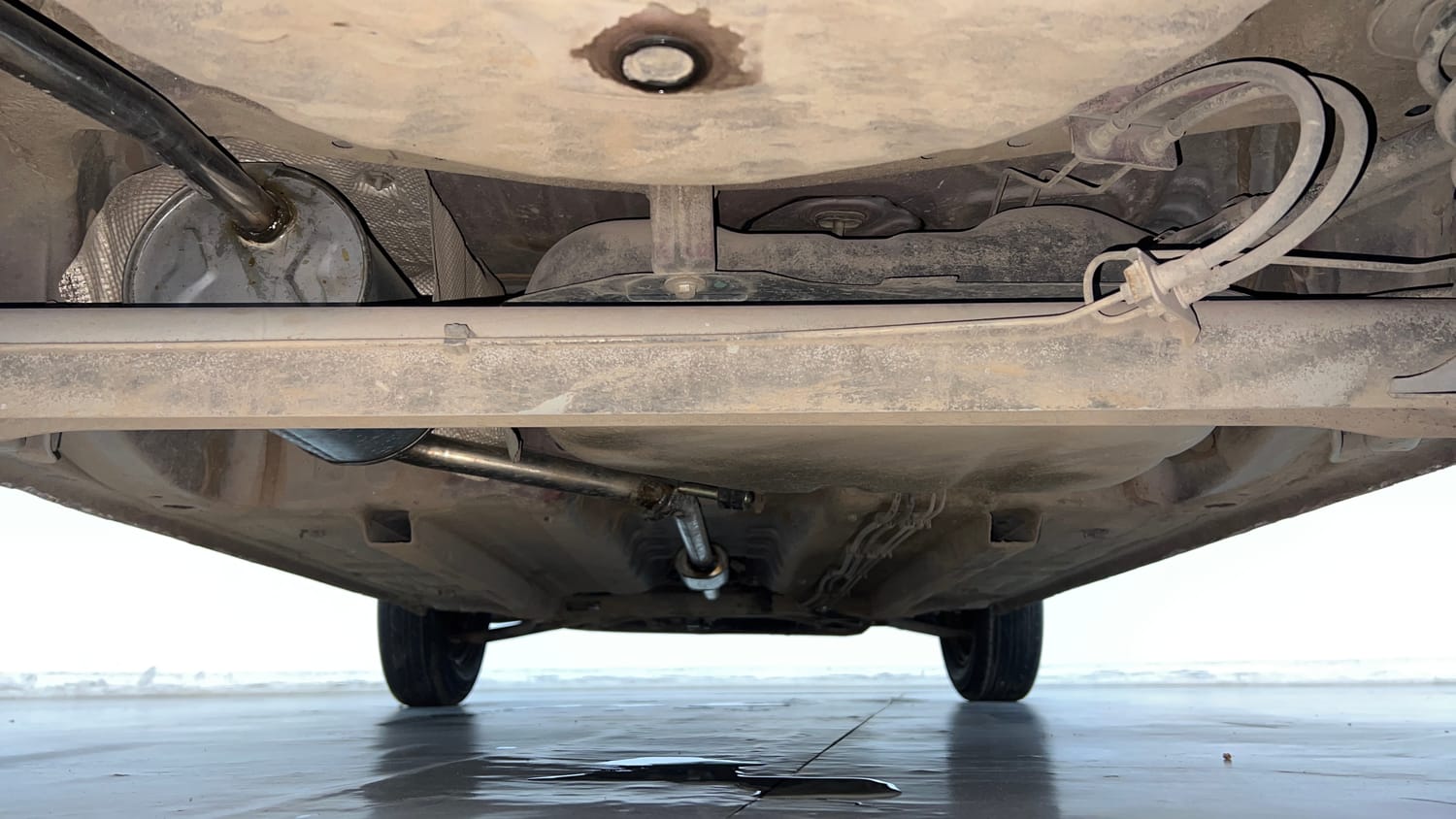 Used 2017 Datsun Redi-GO T (O) Petrol Manual extra REAR UNDERBODY VIEW (TAKEN FROM REAR)
