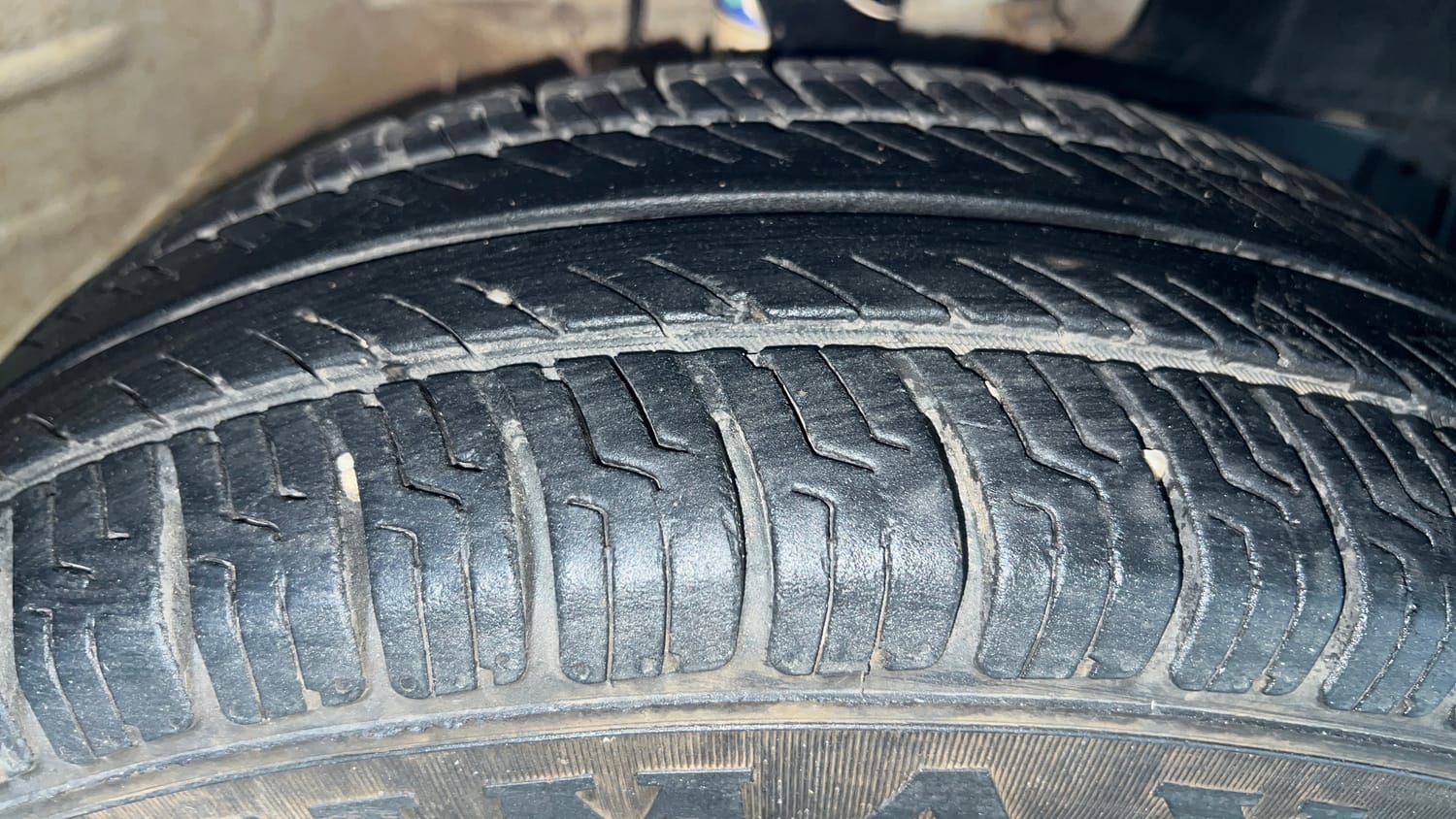 Used 2019 Maruti Suzuki Wagon R 1.0 LXi 1.0 Petrol Manual tyres RIGHT FRONT TYRE TREAD VIEW