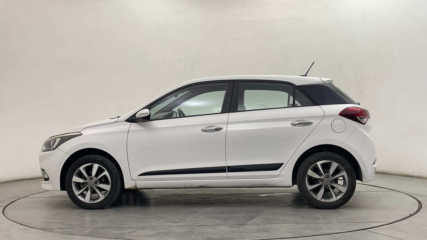 Used 2017 Hyundai Elite i20 Asta 1.2 (O) Petrol Manual exterior LEFT SIDE VIEW