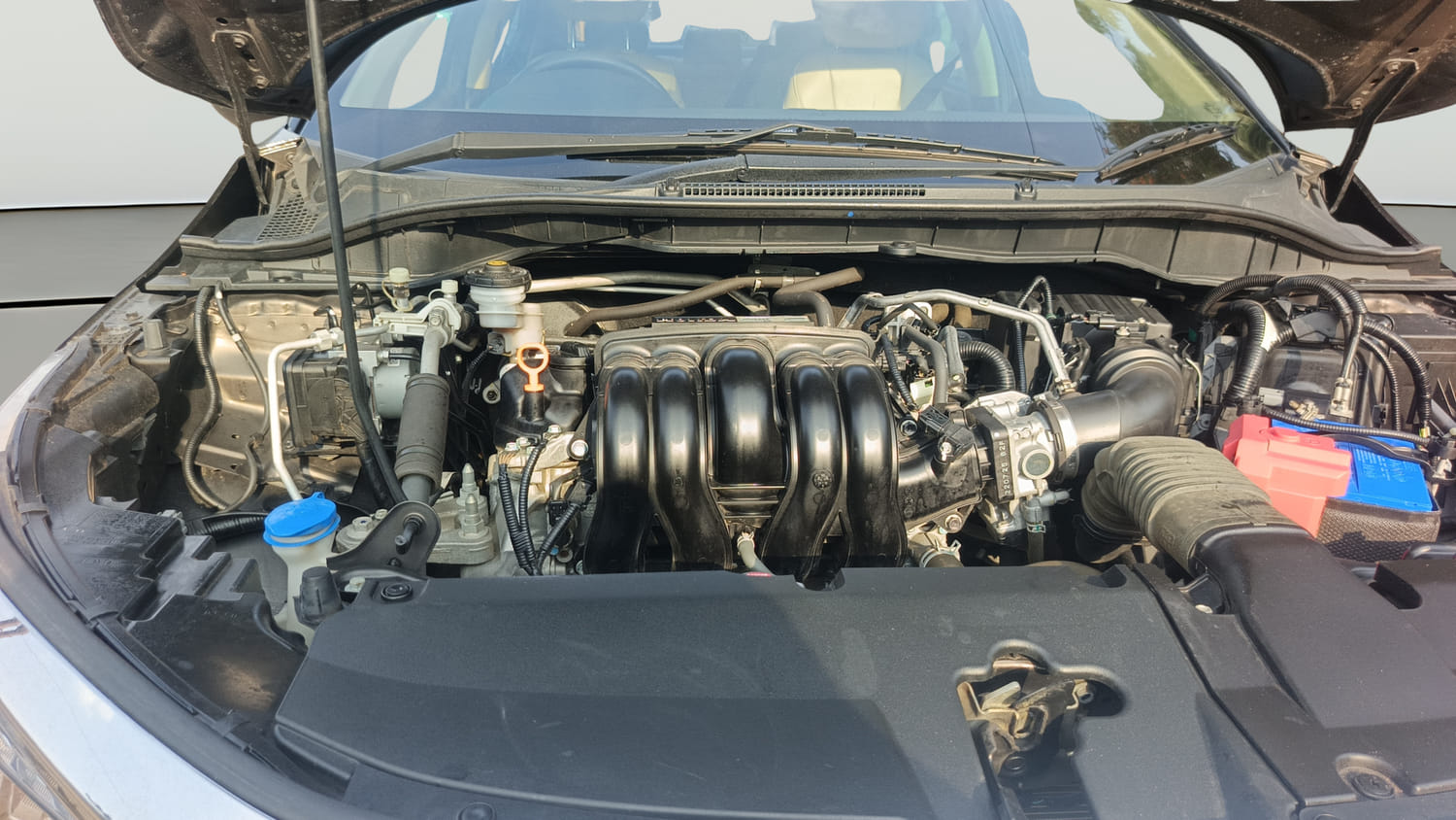 Used 2023 Honda City ZX Petrol Petrol Manual engine ENGINE RIGHT SIDE VIEW